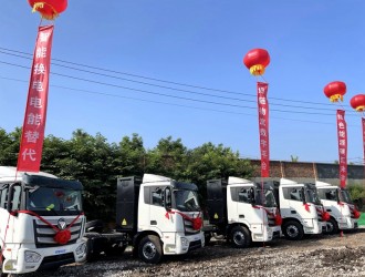 新增停車位和充電樁，他們用“微改造”為居民打造美好家園